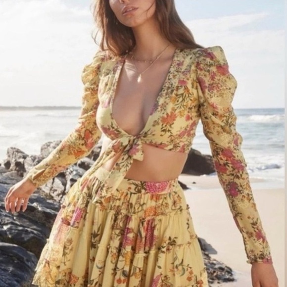 Hemant & Nandita Pria Top - Picture 1 of 6